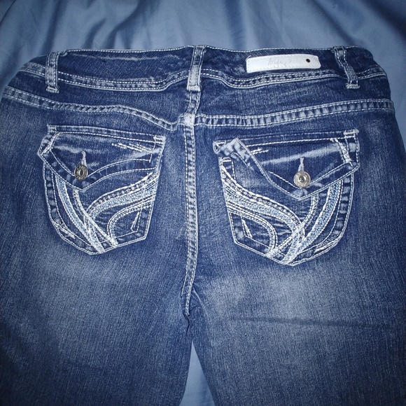 Dark Blue Compris - Picture 1 of 4